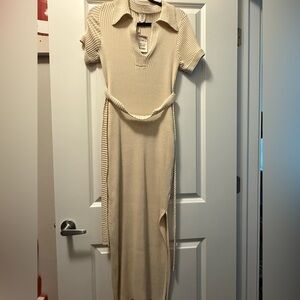 Ribbed dress with slit